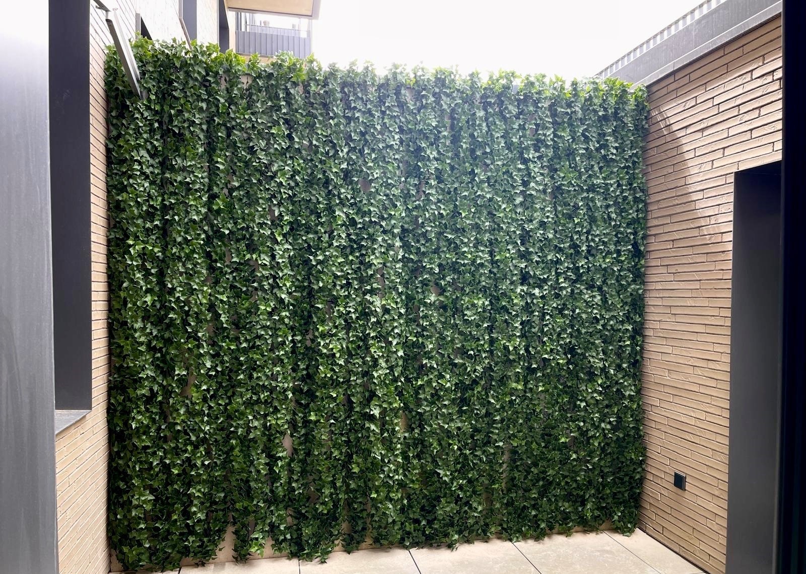 Mur végétal artificiel extérieur.jpg